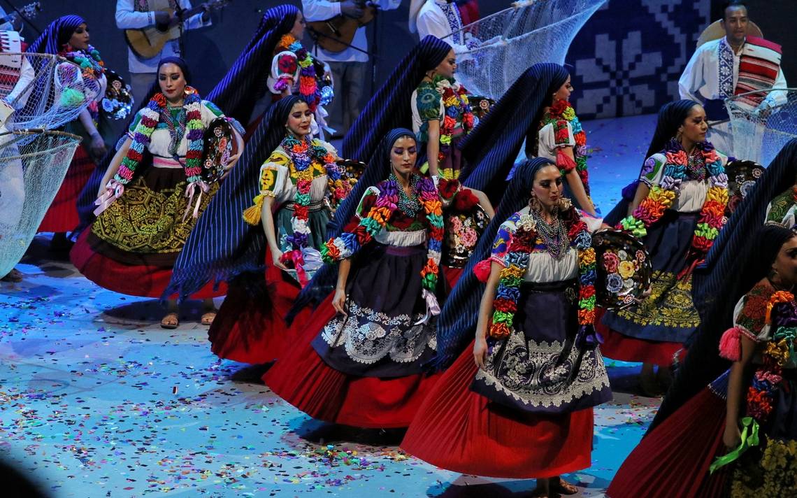 Ballet Folklórico del Gobierno del Estado de Michoacán celebra 64 años