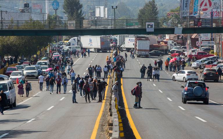 Normalistas vuelven a bloquear la salida a Pátzcuaro - El Sol de Morelia |  Noticias Locales, Policiacas, sobre México, Michoacán y el Mundo