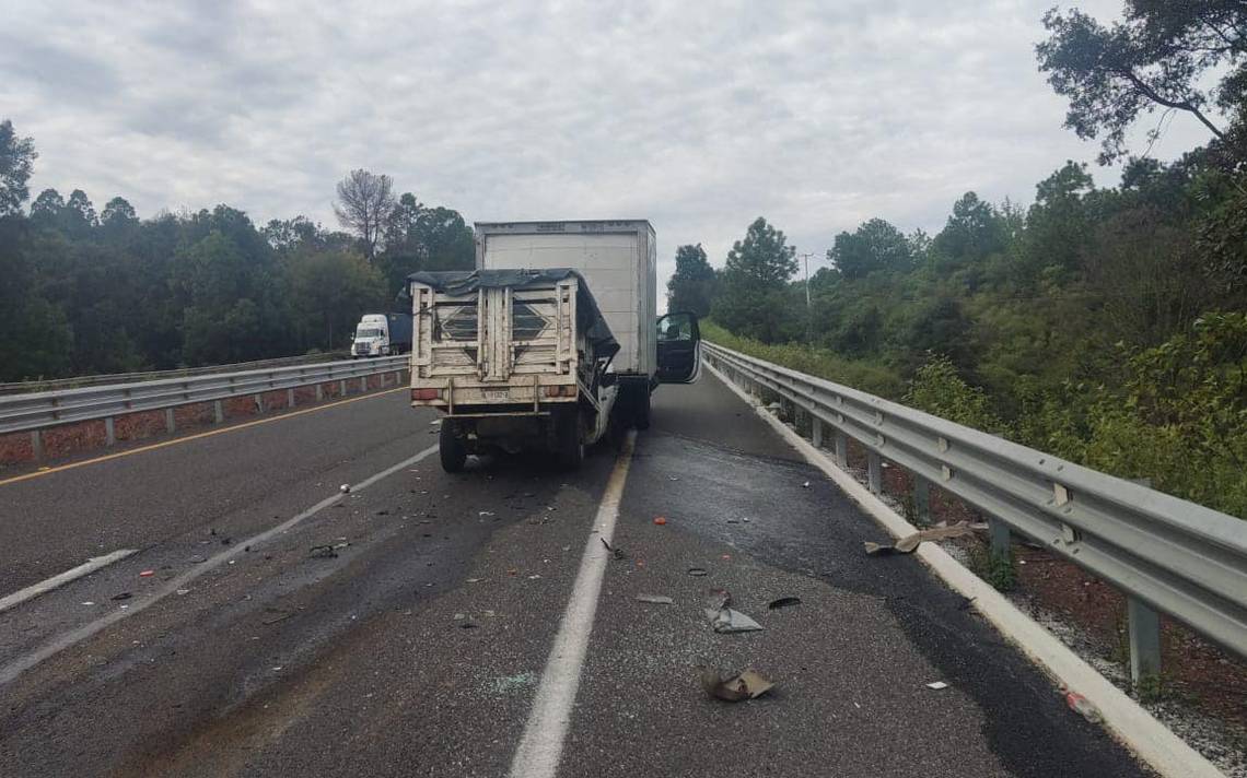 Choque Entre Dos Camionetas En La Siglo Xxi Deja Dos Heridos El Sol De Morelia Noticias